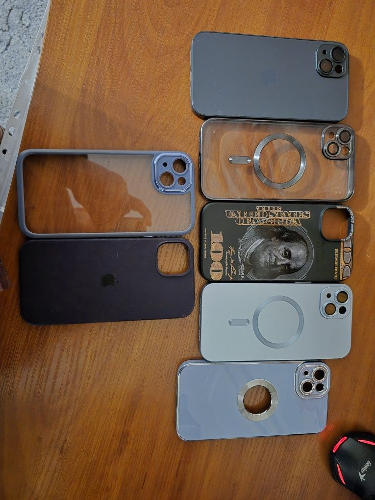 Продам чехлы на iPhone 14 plus.