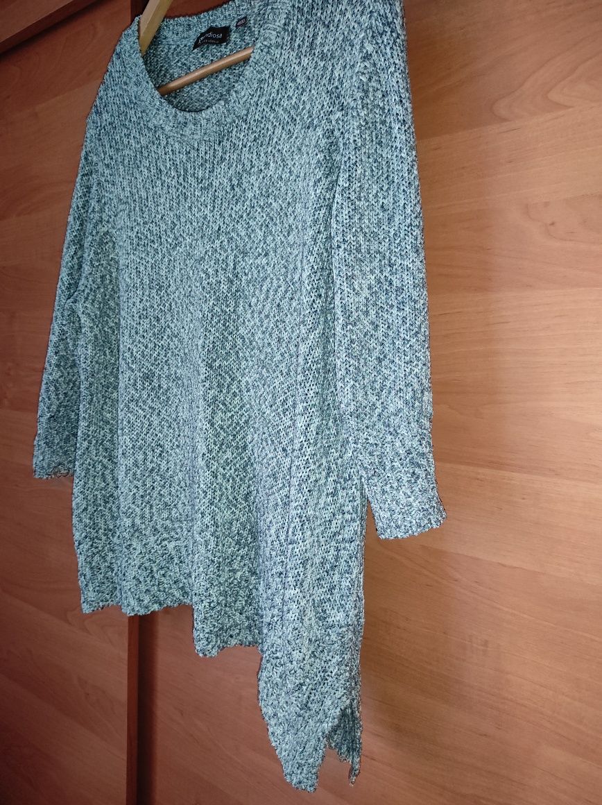 Asymetryczny sweter w bardzo dobrym stanie, rozmiar 48/50