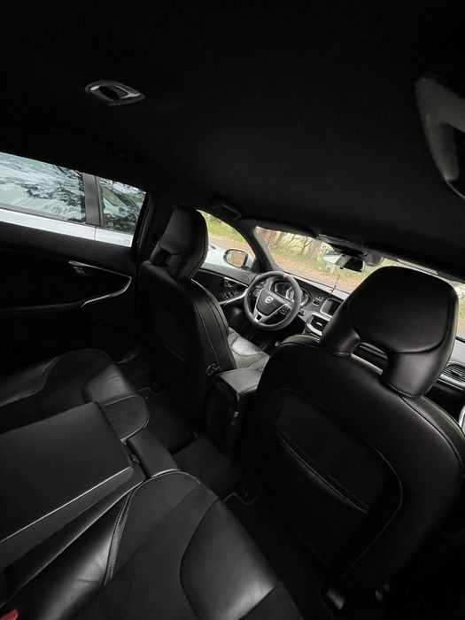 Volvo v40 D4 R-Desing 190cv Biturbo