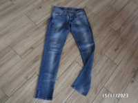 damskie spodnie jeans-LEVIS-rozm-28/32-S