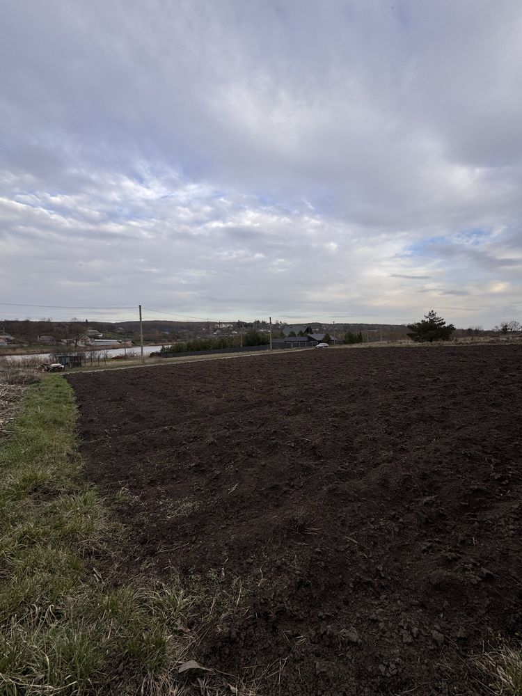 Продам участок близько до міста