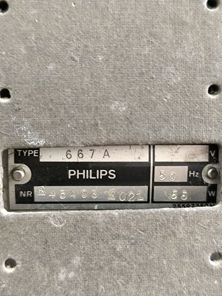 Rádio antigo PHILIPS 667A