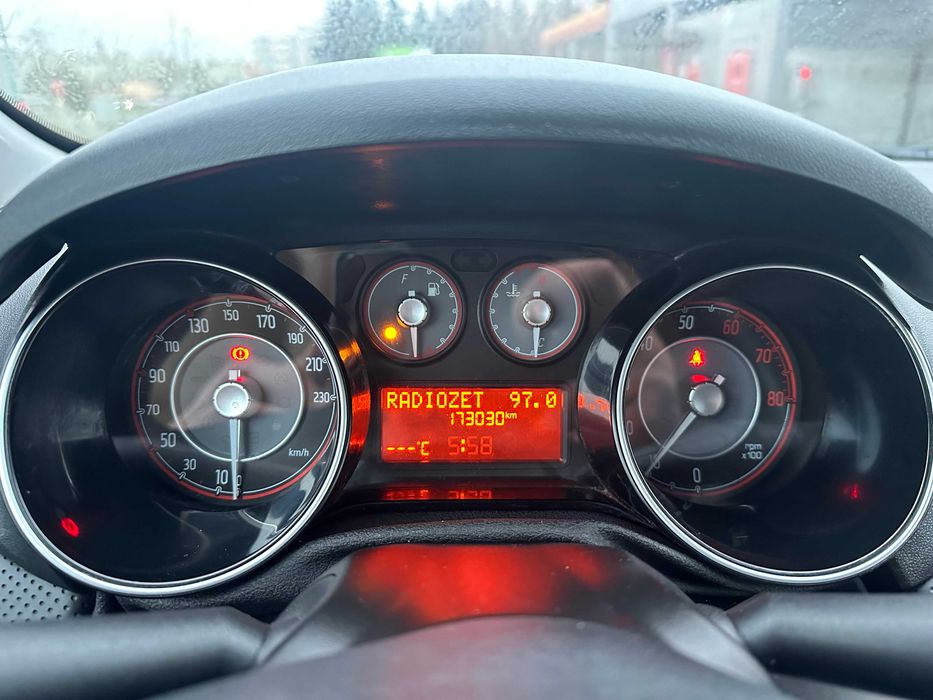 Fiat Punto Evo 1.4 Benzyna Klimatyzacja Bez Korozji Sprawne