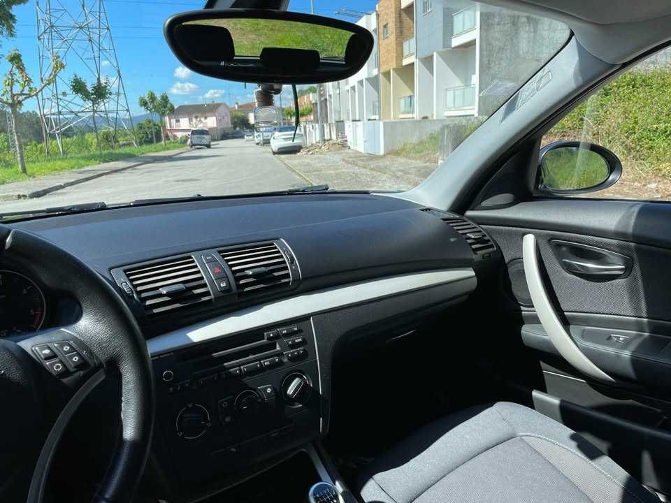 BMW Série 1 118d - 2009