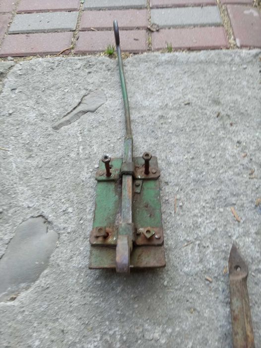 Sprzedam stare zawiasy do stodoły i ruzge do zamykania ANTYK