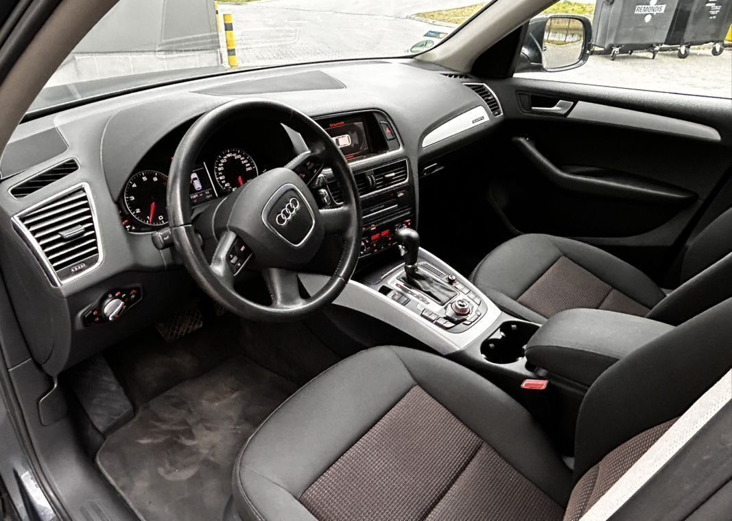 Audi Q5 2009 год