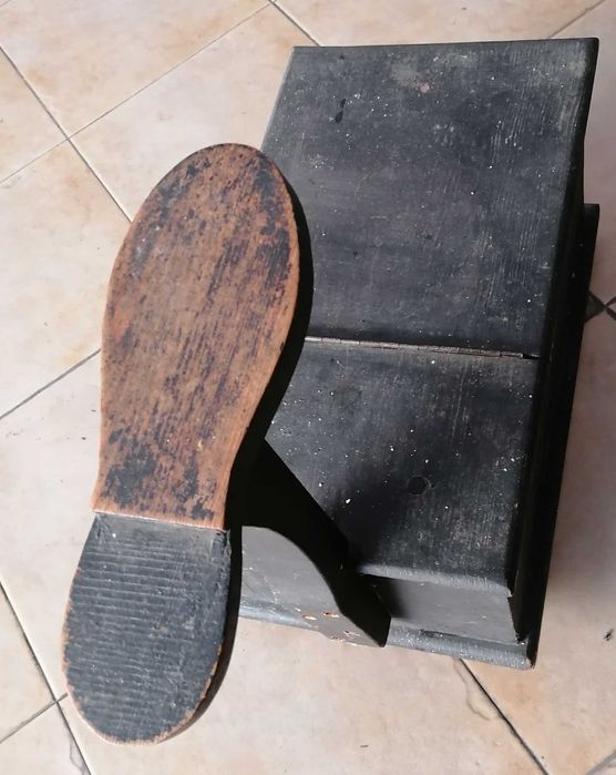 Caixa engraxador, muito antiga