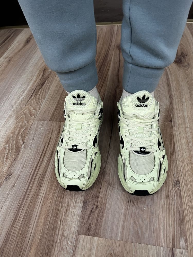 Кросівки орігінал adidas