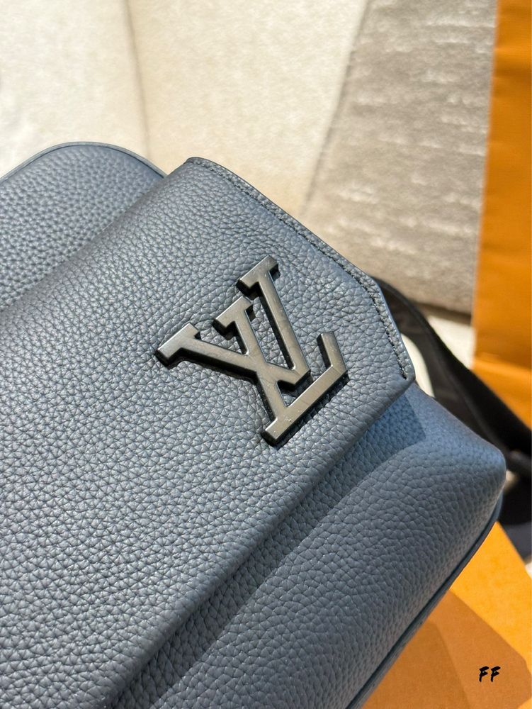 Louis Vuitton Fastline сумка мужская кожаная через плечо черная