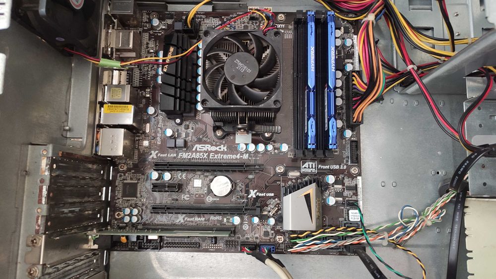 Комплект процесор AMD A8 5600k + материнка ASRock FM2A85X + ОЗП 8Гб