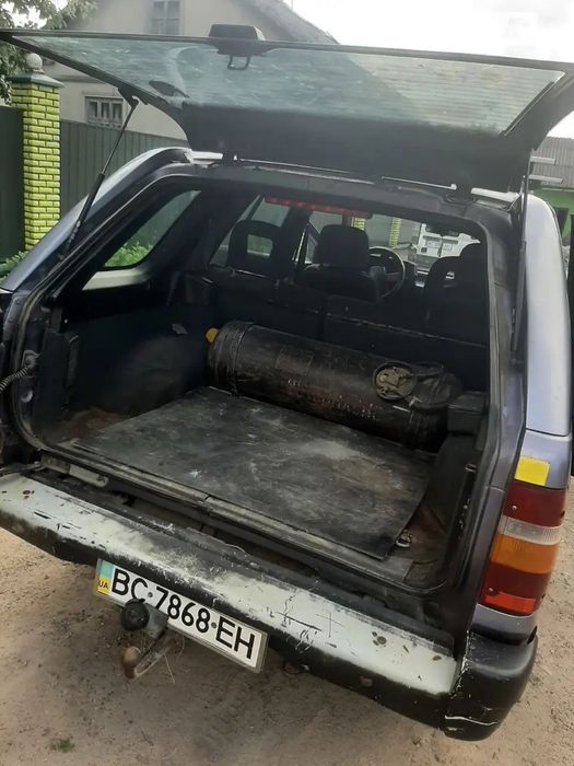 Продам автомобіль Opel Frontera 1996