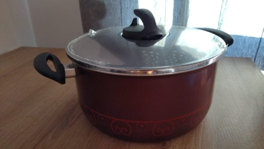 Panela TEFAL com tampa