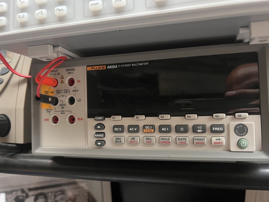 Fluke 8808A multimetro