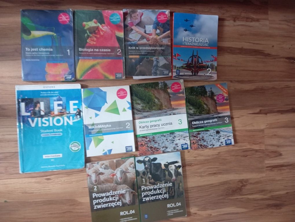 Książki 3 oraz 2 klasa, książki rolnictwo/weterynaria