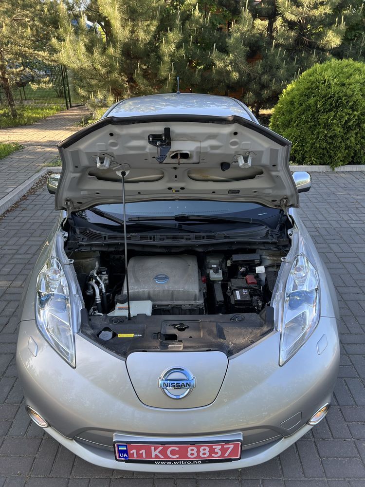 Nissan Leaf 2014рік, 24kWh, Tekna