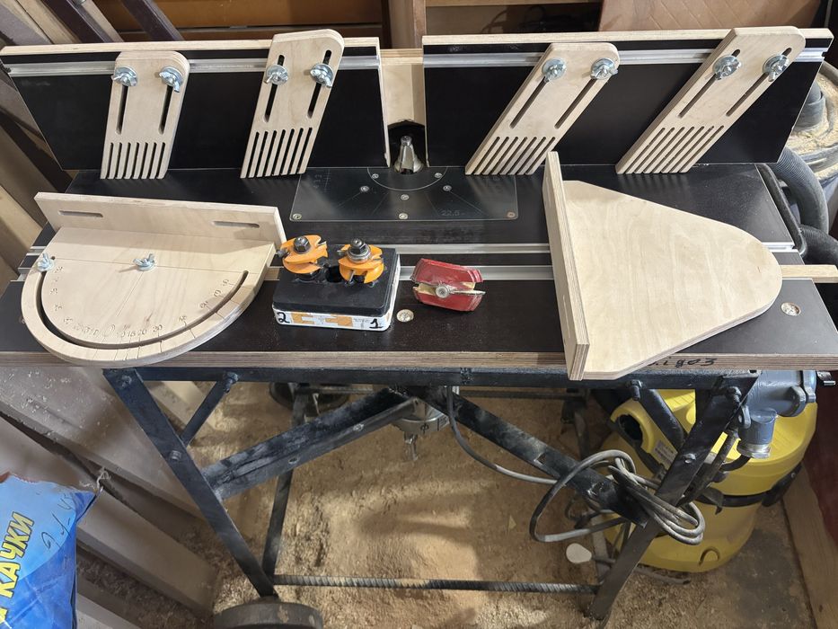 Продам фрезерний станок