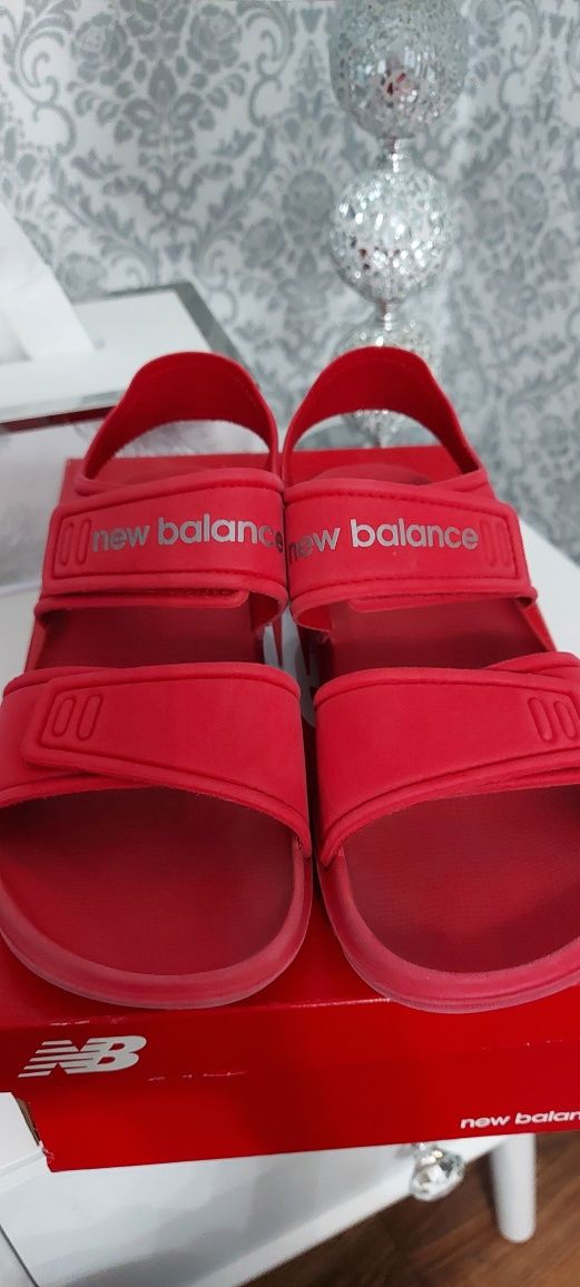 Sandały New Balance 33.5