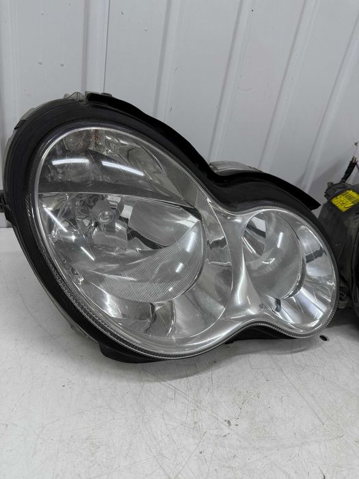 Фара ліва права Mercedes C-class W203 передня фара Мерседес цешка W203