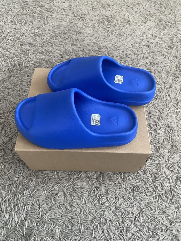 Adidias Yeezy Slide Azure