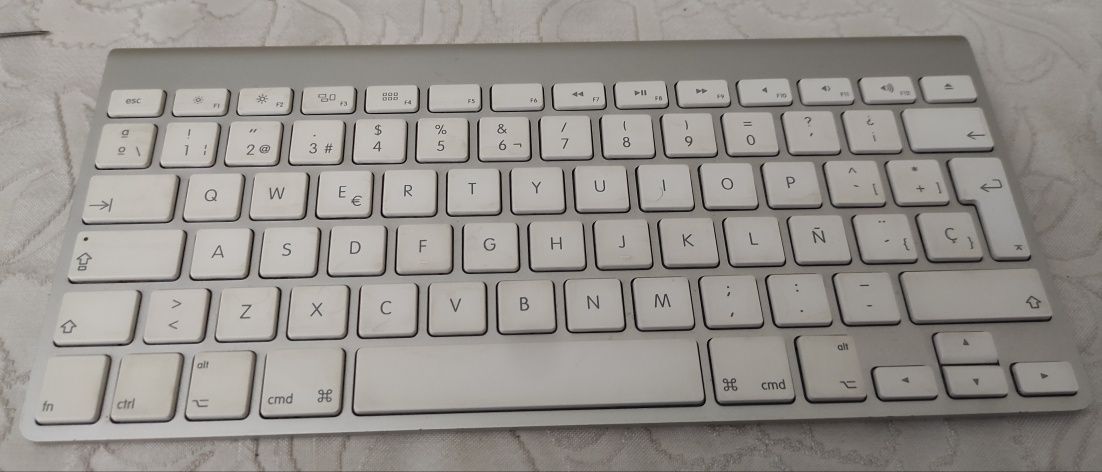 Apple wireless keyboard