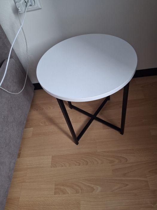 Столики приліжковв