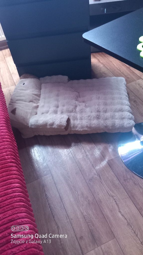 Sprzedam legowisko sofe nową dla psa lub kotka