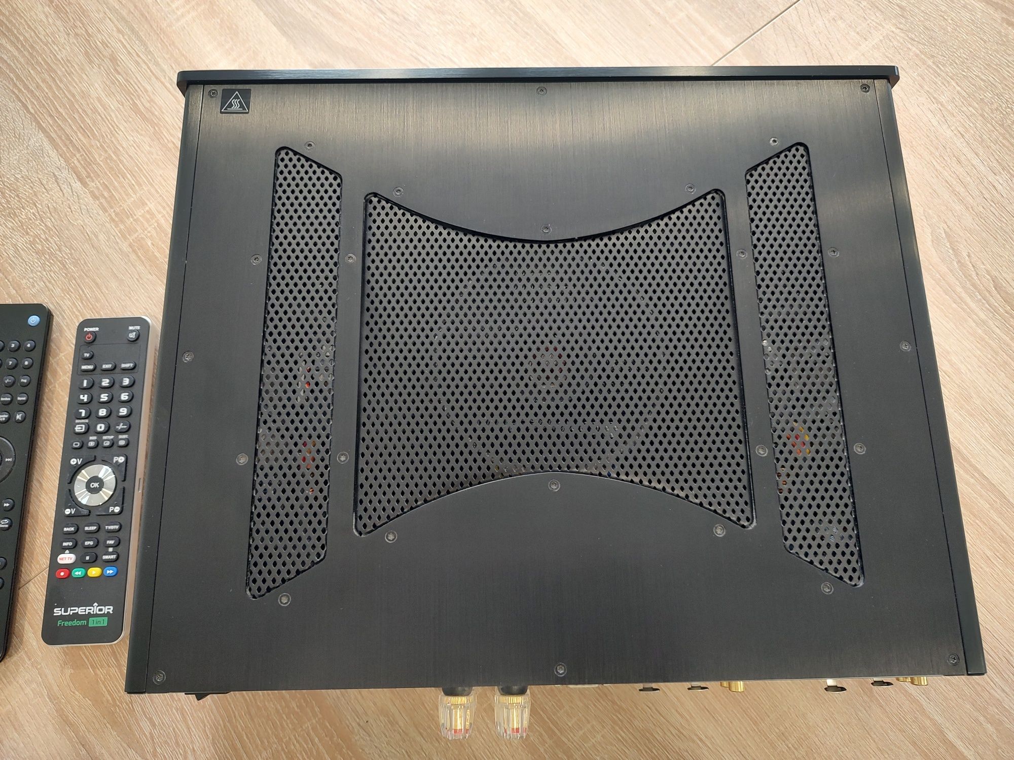 Wzmacniacz Cambridge Audio Azur 851A – kultowy wzmacniacz