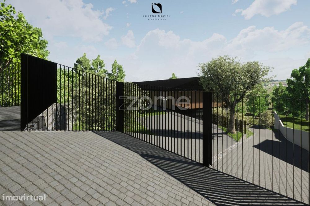 Moradia T4 em Betão Armado e Madeira Madeira Maciça!