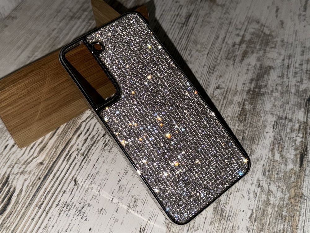 Чехол с камушками на Samsung S22/ S21 FE/S23 FE. Блестящий