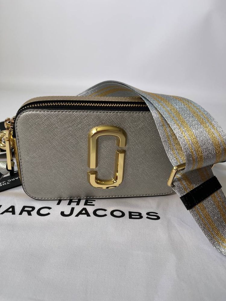 Сумка Marc Jacobs Snapshot серебряная