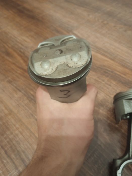 Поршні Suzuki gsx750f katana