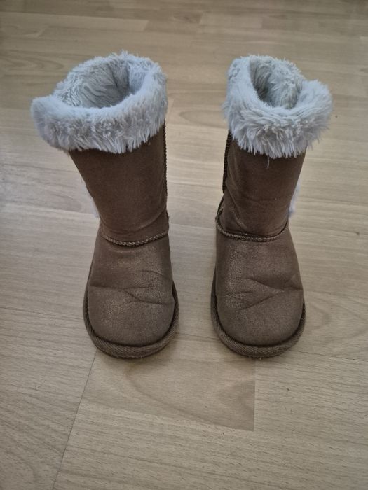 Zestaw butów dla dziewczynki, rozmiar 25