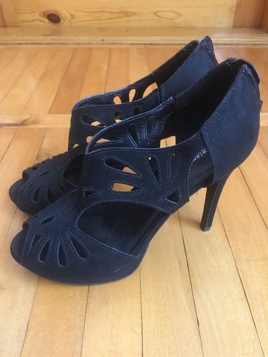 Босоножки замшеві жіночі босоніжки НОВІ 40р.