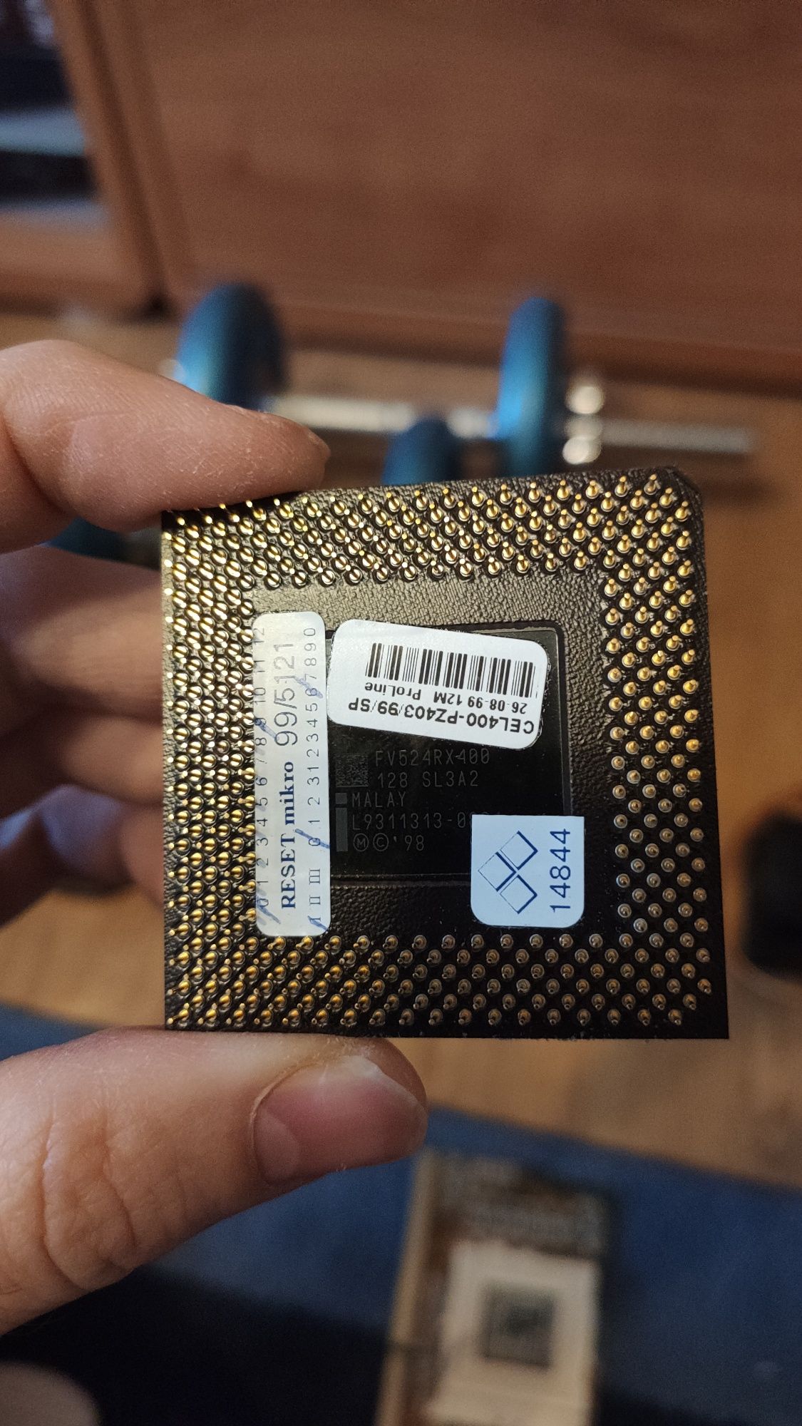 Procesor Intel Celeron 400 MHz + adapter Socket 1-Socket 370 PGA retro