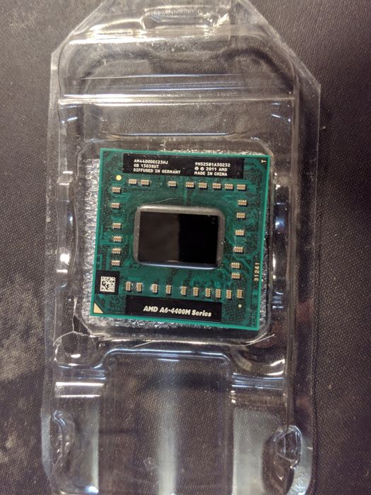 AMD A6-4400m (soket FS1r2) AM4400DEC23HJ