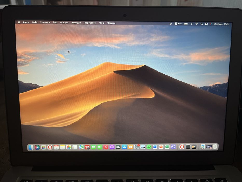 MacBook Air 13” (2017) • i5 / 8GB / 128GB • Хорошее состояние