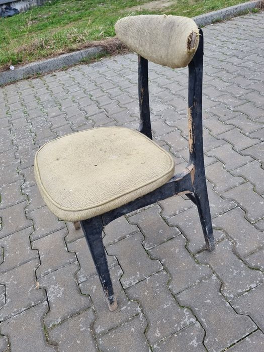Krzesło prl Hałasa do renowacji