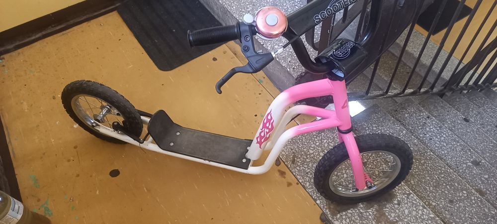 Hulajnoga na kołach pompowanych