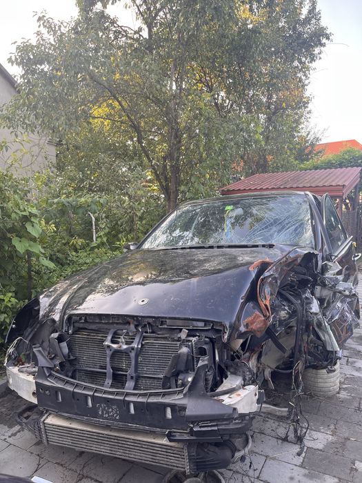 Mercedes-Benz E 270 CDI • 2003 р. • 2.7 дизель • W211