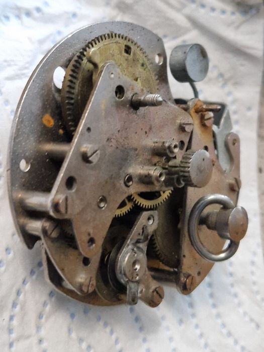 Mechanizmy budzika slava