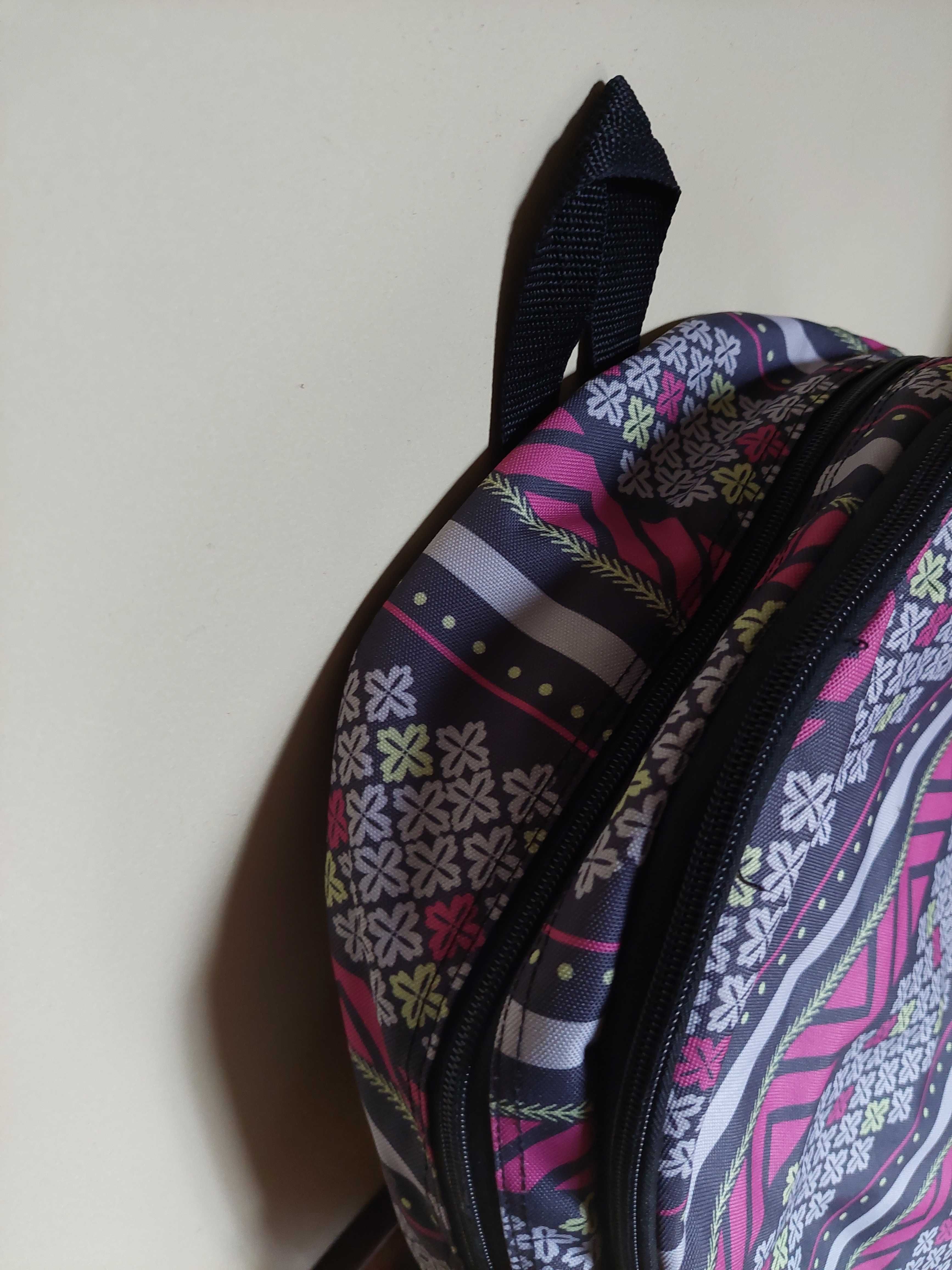 Mochila menina com bolso para computador