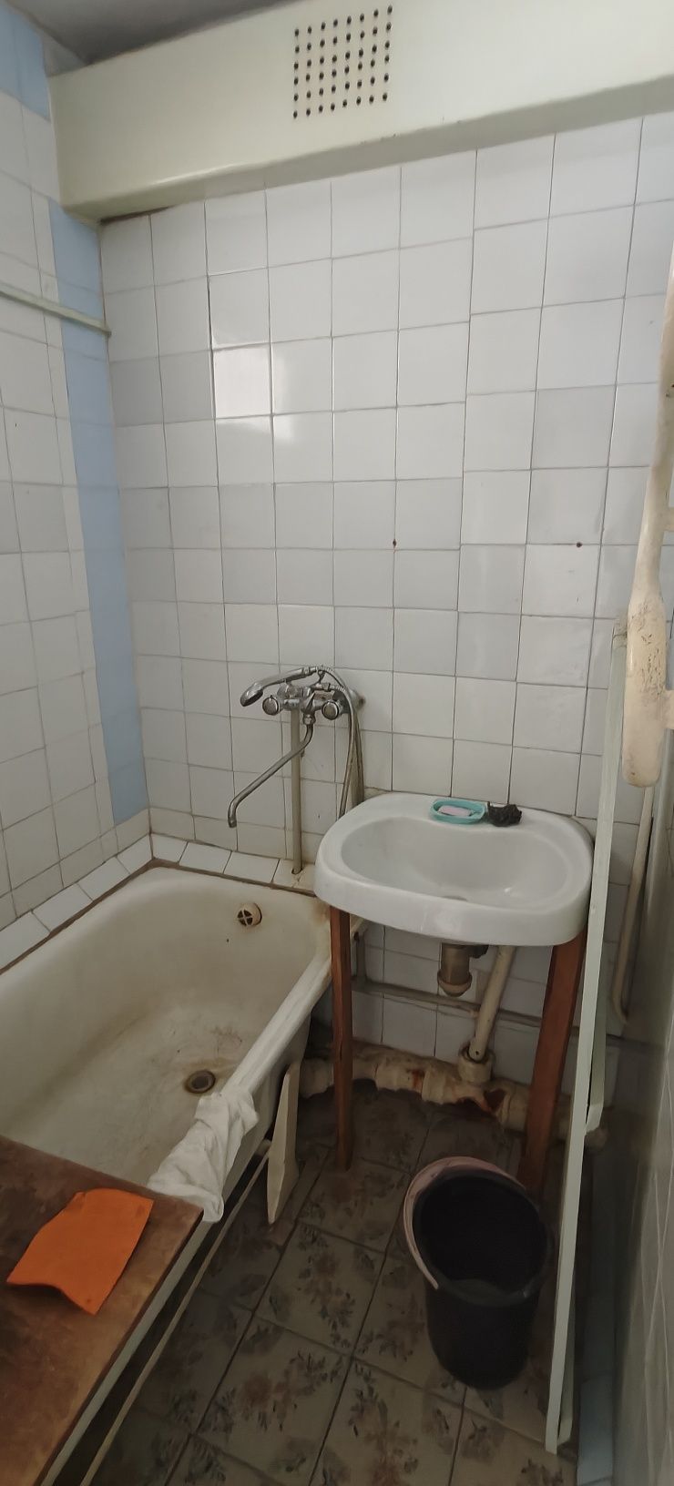 Продам двокімнатну квартиру Центр
