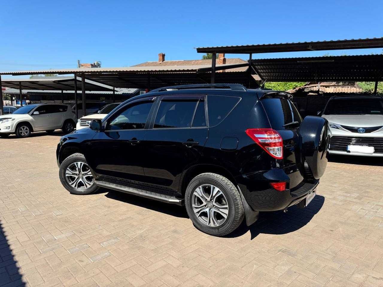 Toyota Rav 4 2011p