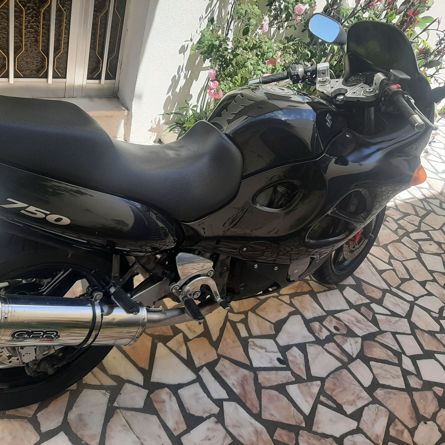 Suzuki gsxr 750 em ótimo estado