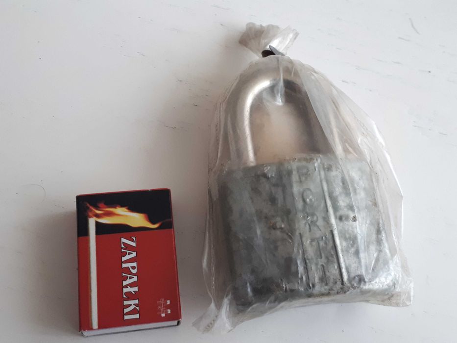 Kłódka PRL -  nowa