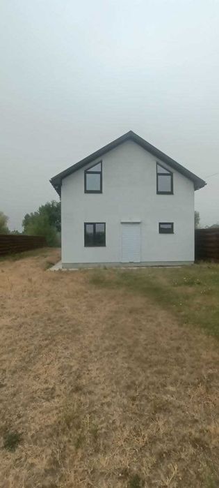 Будинок в кооп Славутич з виходом до води