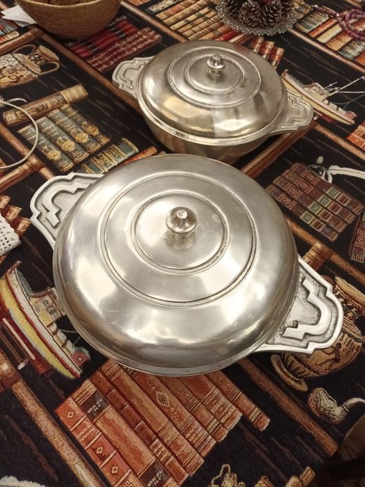 Bonitas travessas redondas com tampa (forno)