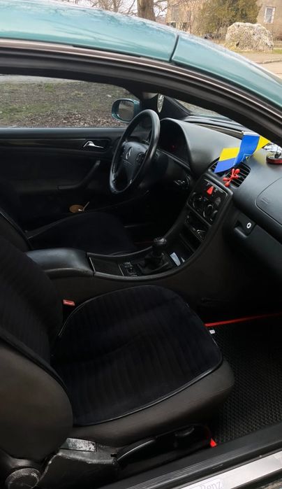 Продам мерседес.також цікавить обмін на євро бляху BMW.AUDI