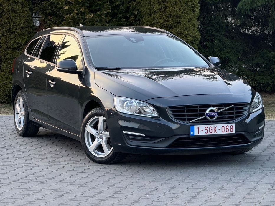 Volvo V60 2.0 D 150 KM Manual ALU LEDY Bezwypadkowy Serwisowany
