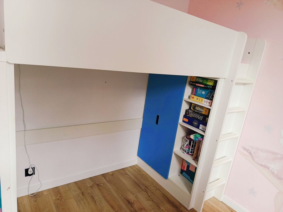 Łóżko na antresoli z biurkiem